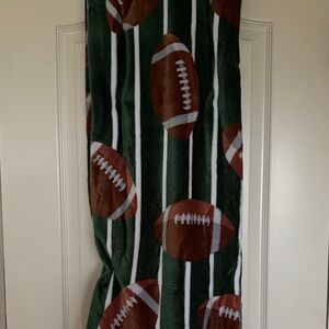 Big Game Football 🏈 Throw Blanket